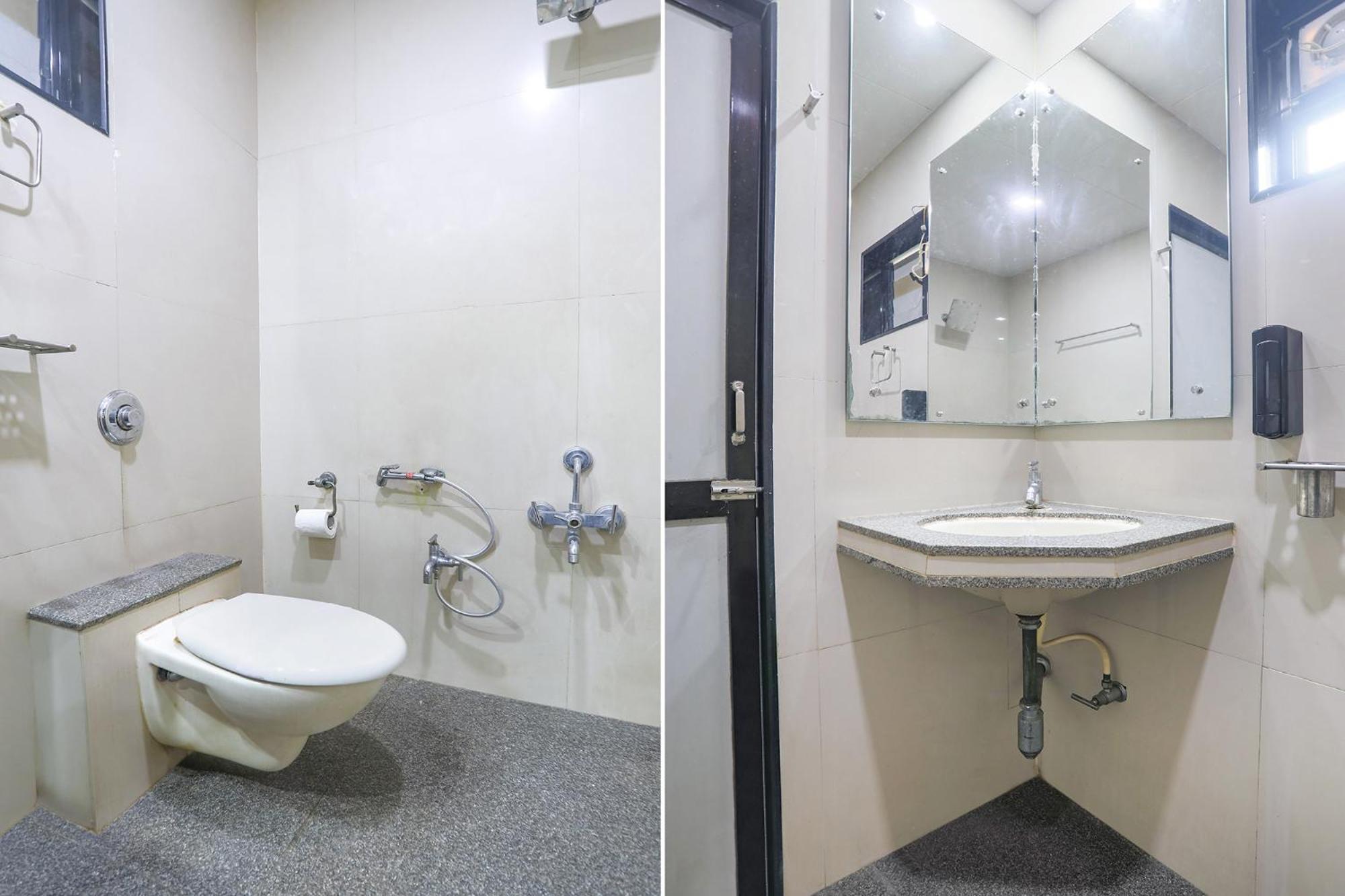 Hotel Merit Surat Bagian luar foto