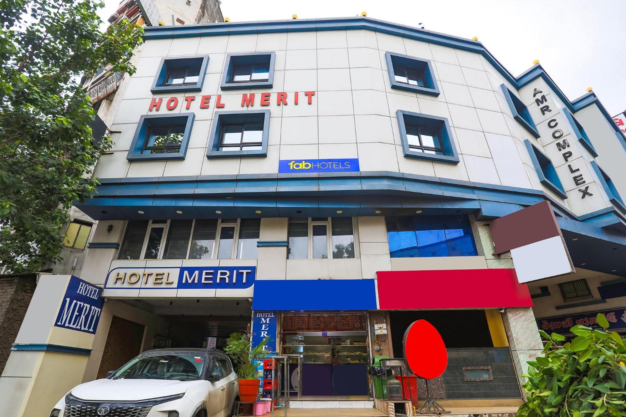 Hotel Merit Surat Bagian luar foto
