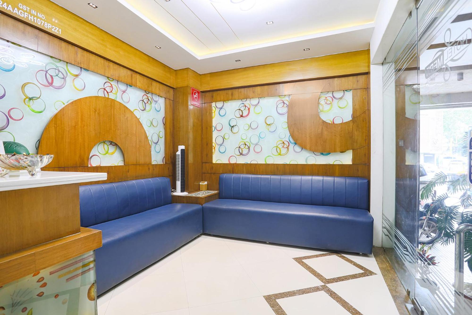Hotel Merit Surat Bagian luar foto
